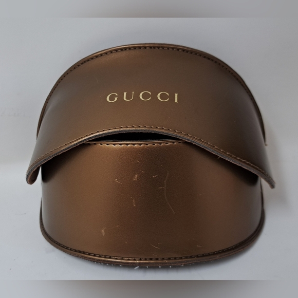 Gucci Tortoiseshell Sunglasses with Gold Accents - Picture 12 of 16
